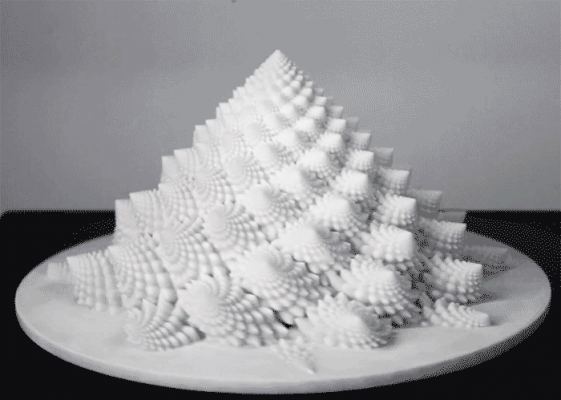 john-edmark-3D-printed-blooms-strobe-animated-sculptures-designboom-08.gif