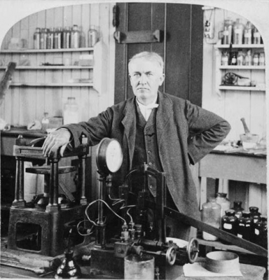 Edison_in_his_NJ_laboratory_1901.jpg