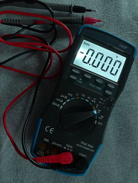 Autorange digital multimeter with 20A DC measuring capability.